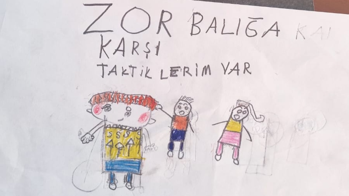 OKUDUĞU KİTABIN RESMİNİ ÇİZME